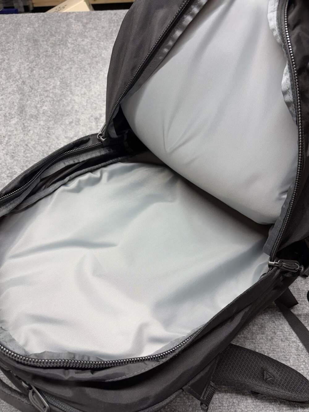 The North Face Surge FlexVent Everyday Backpack, laptop bag-Hike-black-mint-NWOT - Picture 12 of 16
